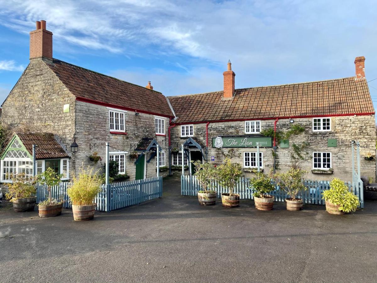 The Lion At West Pennard Hotel Luaran gambar The Old Red Lion