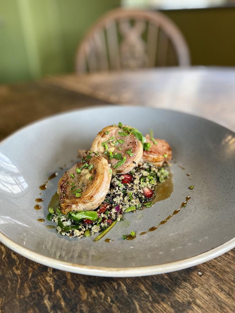 The Lion At West Pennard Hotel Luaran gambar Quinoa salad with lamb